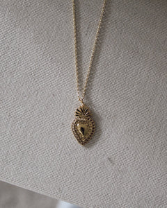 Dainty Corazón Sagrado Necklace