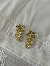 Load image into Gallery viewer, Flor Earrings

