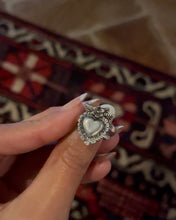 Load image into Gallery viewer, Blossom Corazon Ring
