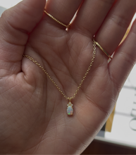 Load image into Gallery viewer, Dainty Opal Necklace
