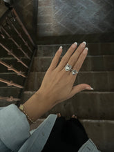 Load image into Gallery viewer, Blossom Corazon Ring
