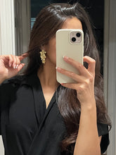Load image into Gallery viewer, Flor Earrings
